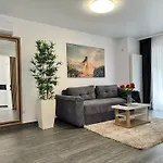 Address Towers By Glam With Parking *