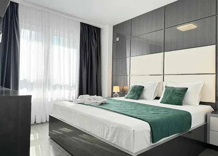 Address Towers By Glam With Parking Апартаменти