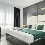 Address Towers By Glam With Parking Apartamento